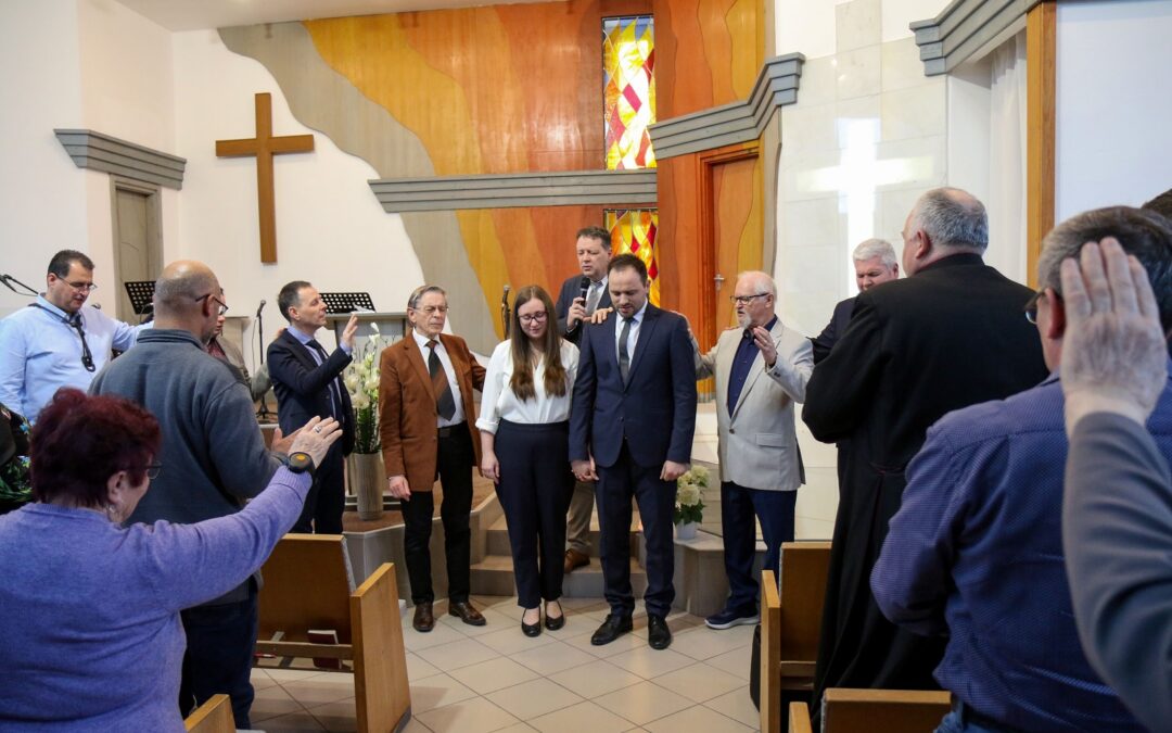 Ünnepi istentisztelet Kecelen